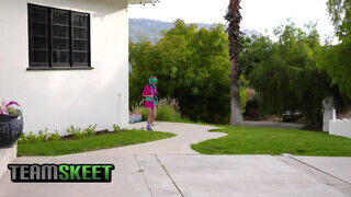 Jessie Saint a cosplayes tinédzser csajszika - TeamSkeet