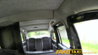 FakeTaxi - Adreena Winters a kitetovált ringyó