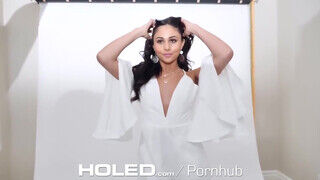 HOLED - Ariana Marie kúrel a fotóssal
