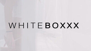 WHITEBOXXX - Világos Szőke tinédzser gádzsi extra masszázst kap