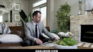 Lauren Phillips ánusza megrakva - Anal mom