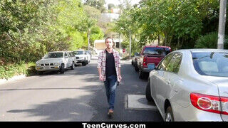 TeenCurves - Teanna Trump termetes farkat kap