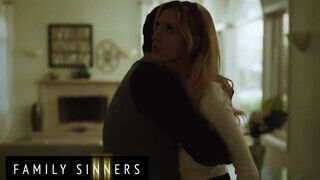 Family Sinners – Aiden Ashley kamatyol a bátyóval
