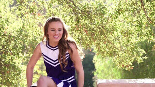 Jillian Janson a csinos kicsike sulis kisasszony