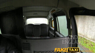 FakeTaxi - Jordan Pryce a nagyméretű cicis milf