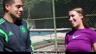 TheRealWorkout - Kimber Lee megrakva az edzője által