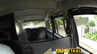 FakeTaxi - Molly Dae engedi ánuszba is