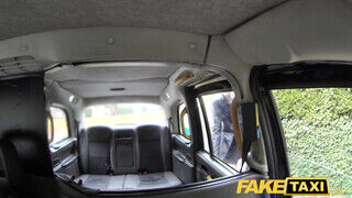 Fake Taxi - Lexi Lou valaga is megkamatyolva