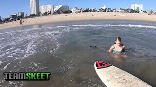 TeamSkeet - a strandon felszedett kisasszony keményen megtéve