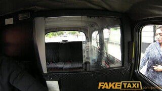 FakeTaxi - nagyméretű kannás gádzsi nem akar fizetni