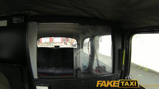 FakeTaxi - kinyalás oboázás és együttlét is belefért