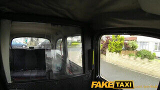 FakeTaxi - egy csinos irodista gádzsi