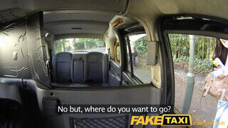FakeTaxi - tetovált szép popsis leányzó a motorháztetőn reszelve