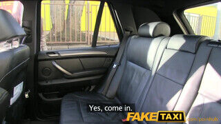 FakeTaxi - félénk kiscsaj belelendül a dologba