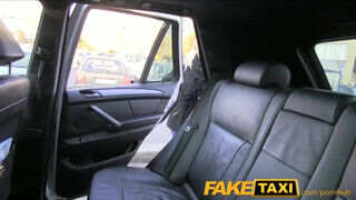 FakeTaxi - világos szőke szemüveges csajszikát nem nehéz rábeszélni