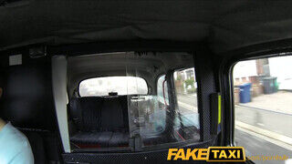 FakeTaxi - exra óriási didkós leányzó megkúrelva