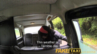 FakeTaxi - latina leányzó hátsó nyílásba dugva