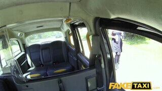 Fake Taxi - Csöcsös gigászi fenekű fiatalasszony megbaszva