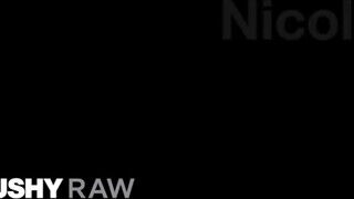 TUSHYRAW - Nicole Aria popója megkamatyolva