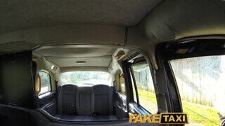 FakeTaxi - Chelsey Lanette a termetes tőgyes szöszi