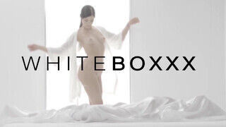 White Boxxx - Isabelle Deltore gyöngéd kúrása