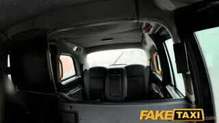 FakeTaxi - félénk kishölgy kis formás ánusza