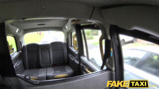 Fake Taxi - Elhízott thai csajszika kezelésbe veszi a dákót