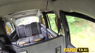 Fake Taxi - Lexi Lou valagba tolva a taxiban