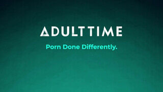 ADULT TIME - Világos Szőke csajok kényeztetik egymást