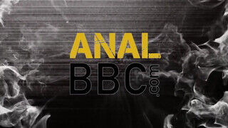 ANALIZED - Anna Rey befogadja a gigászi barna dákót
