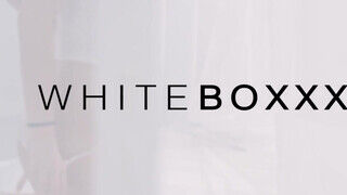 WHITEBOXXX - Ginebra Belucci rendesen lerendezi a fasziját