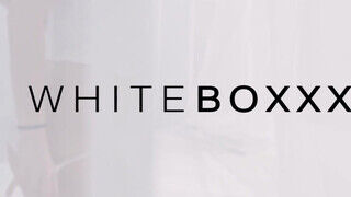 WHITEBOXXX - kikötözve nyalatja ki a pináját a csajszika