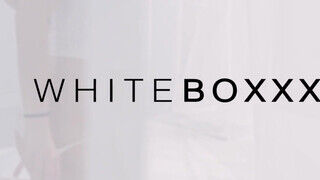WhiteBoxxx - A szeretője előtt csinálja a csajszika