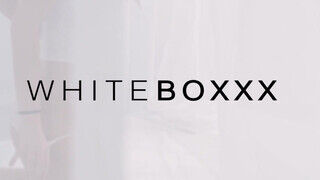 WHITEBOXXX - egyszerűen rám mászott ez a bomba lány