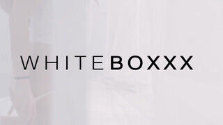 WhiteBoxxx - kettő ultra szívdöglesztő lezbi kényezteti egymást