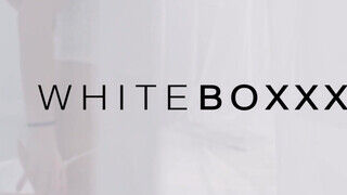 WhiteBoxxx - megujjaztam magam a fiúm mellett