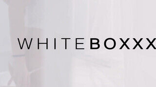 WHITEBOXXX - cuki vörös kishölgy beleül a termetes faszba