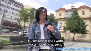 PublicAgent - csini pinájú cseh Milf kisasszony