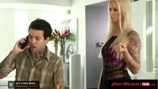 ZeroTolerance - Brooke Banner a hatalmas csöcsű milf