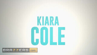 Brazzers - Kiara Cole és Charli Phoenix édeshármasban szeretkeznek