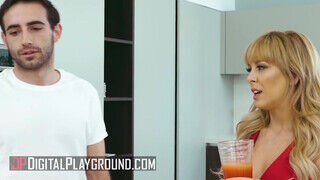 DigitalPlayground - Adriana Chechik és Cherie Deville édeshármasban kufirconlak