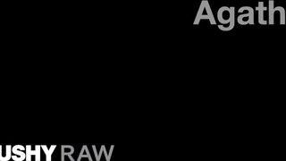 TUSHYRAW - Agatha a vonzó vörös hajú bige