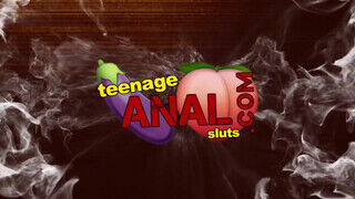 ANALIZED - Jenna Lovely a bájos világos szőke spiné