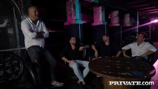 Private com - Tiffany Rousso és Cherry Kiss négy manussal kúr