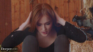 Deeper - Jia Lissa benyeli a bazinagy falloszt