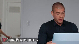 Digital Playground - Kimmy Granger nyaraláson is kettyinteni akar