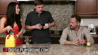Digital Playground - Eva Lovia és Aria Alexander édeshármasban dugnak