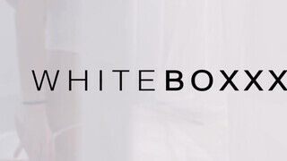 WHITEBOXXX - csodaszép, bombázó maca az ágyban
