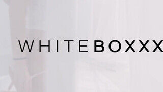 WHITEBOXXX - Liya Silver a fullos csöcsös csajszika
