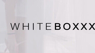 WHITEBOXXX - Zazie Skymm a világos szőke magyar fiatal